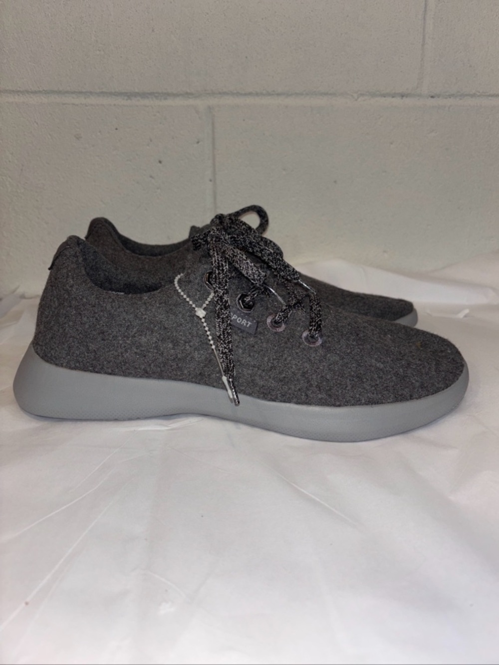 JSport women’s sneaker shoes Areow gray size 10M Memory Foam insoles